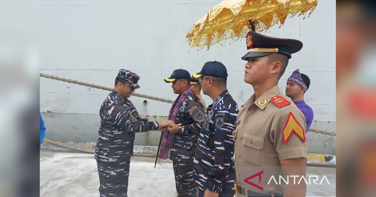 KRI Semarang-594 Sandar di Bangka Belitung, Taruna AAL Gelar Latihan