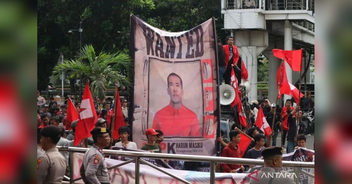 Hasto Kristiyanto Didakwa Menawarkan Jabatan untuk Dukung Harun Masiku