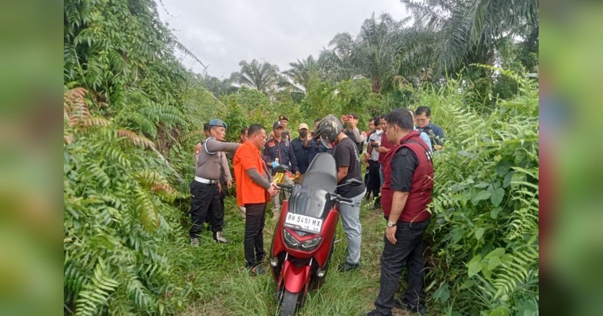 Rekonstruksi Kasus Narkoba Jambi: Dua Bandar, Dua Lokasi, Tiga Miliar Rupiah