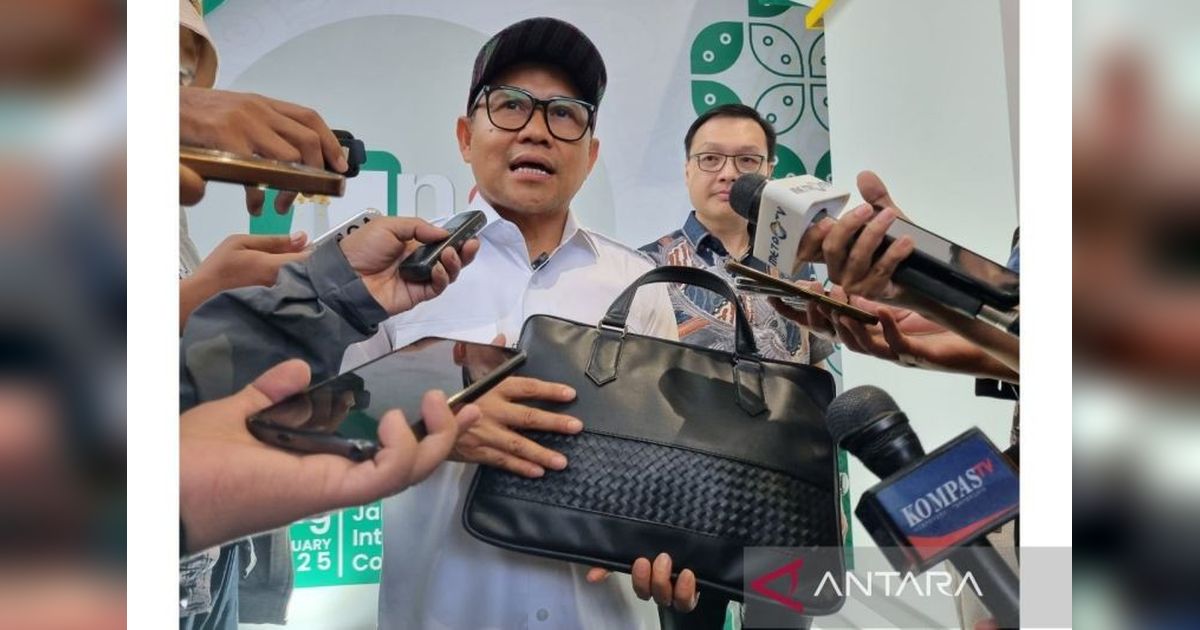 Menko Muhaimin Beli Tas di Inacraft: Promosi Produk Lokal hingga Rapat di Istana