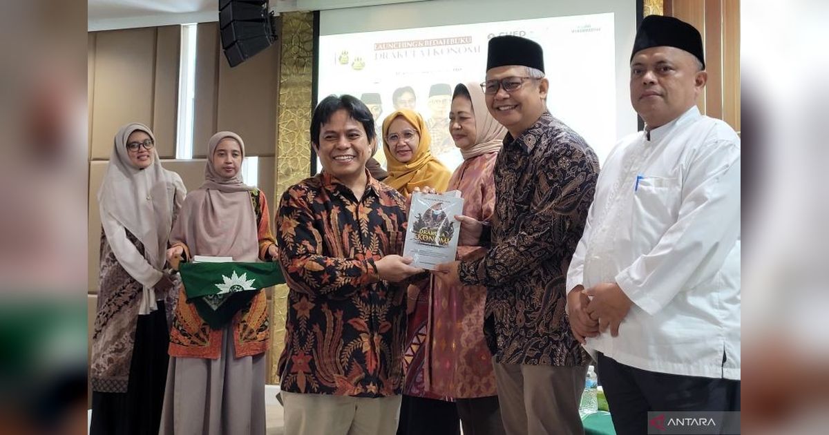 Buku 'Drakula Ekonomi' Ungkap Sisi Gelap Industri Tembakau Indonesia