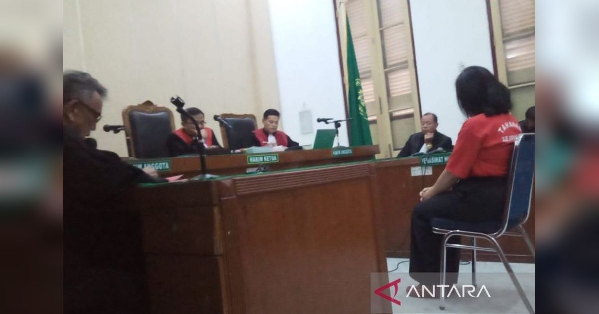 Selebgram Ratu Entok Dituntut 4,5 Tahun Penjara Kasus Penistaan Agama