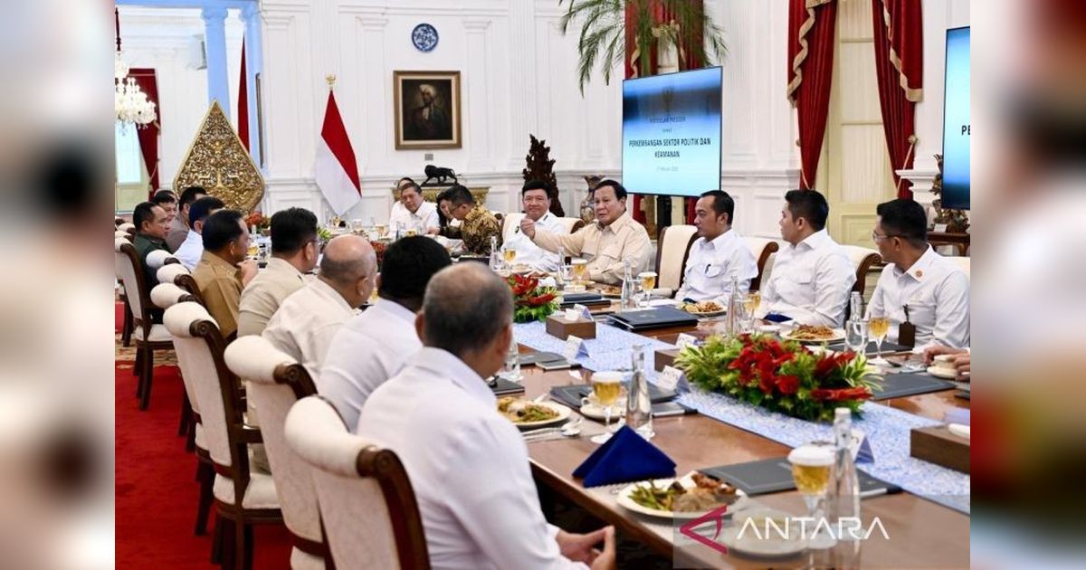 Airlangga Hartarto Bantah Kabinet Prabowo-Gibran Gemuk: Fokus dan Efisien