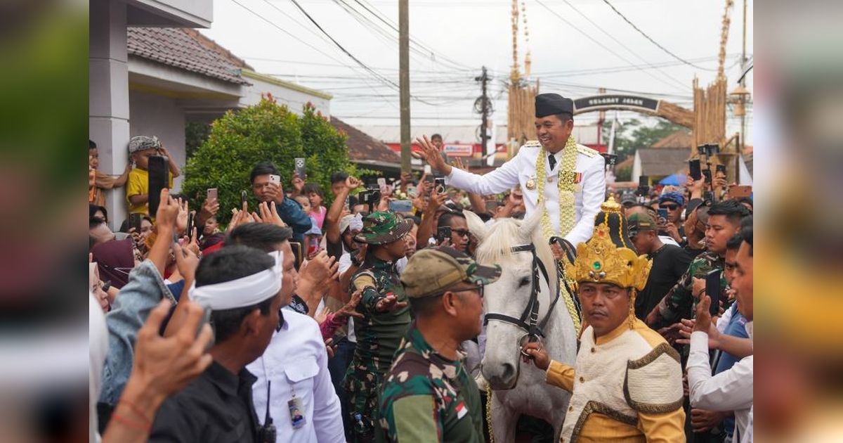 Gubernur Dedi Mulyadi Mengawali Tugas dengan Kirab Kuda di Lembur Pakuan