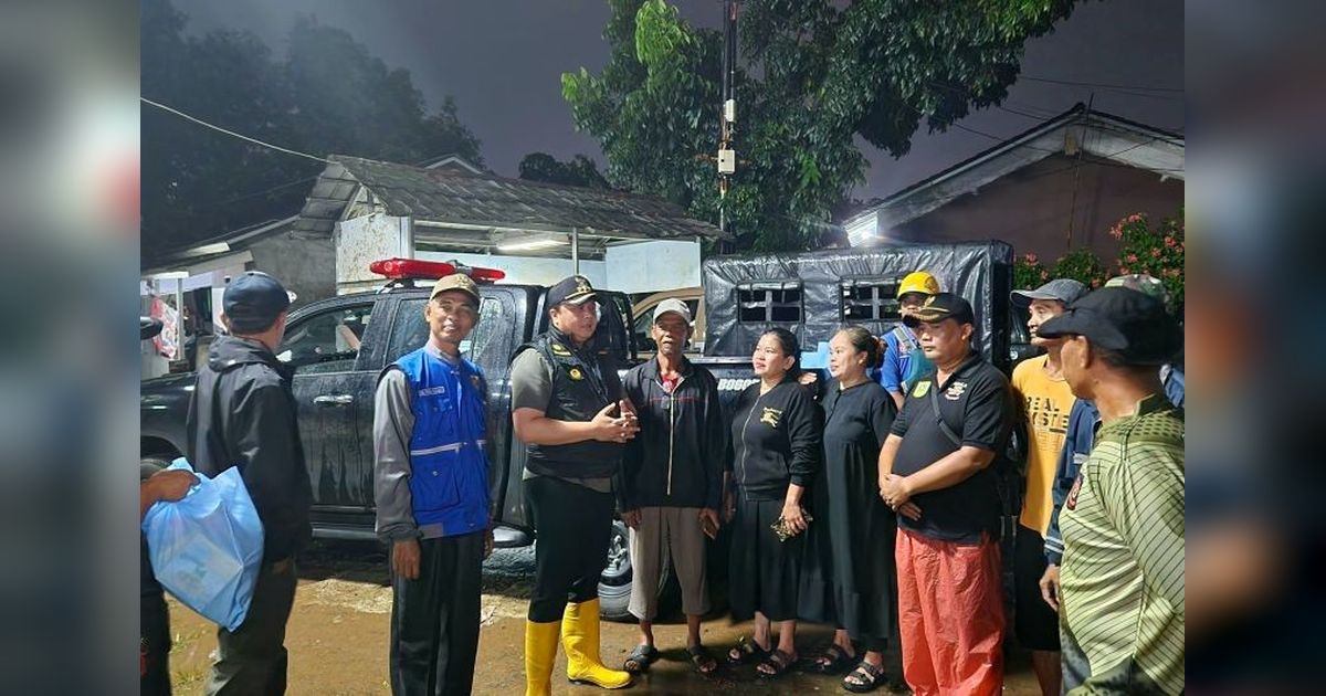 Kemensos Salurkan Bantuan Rp227 Juta untuk Korban Banjir Bogor