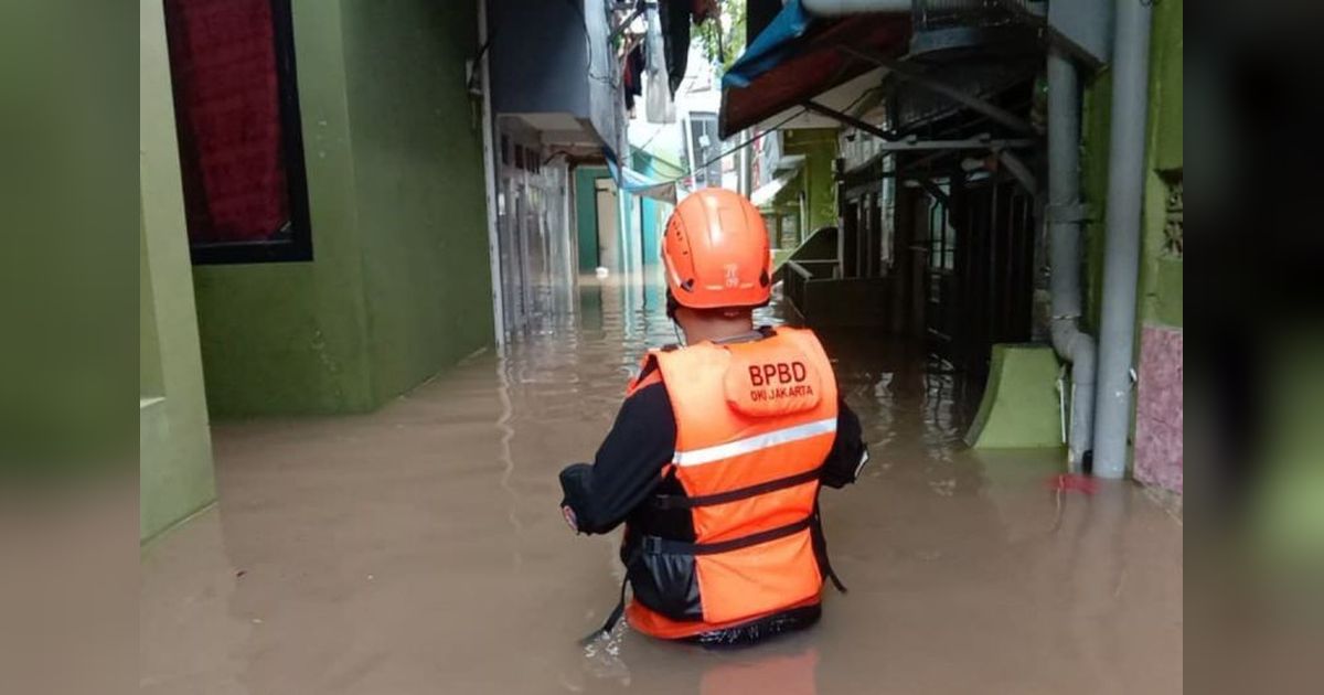 Banjir Luapan Ciliwung Rendam 47 RT di Jakarta, BPBD DKI Bergerak Cepat