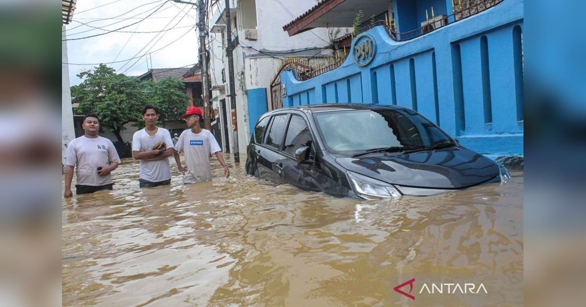 Banjir Ciliwung Surut, 28 RT di Jaksel dan Jaktim Masih Terendam