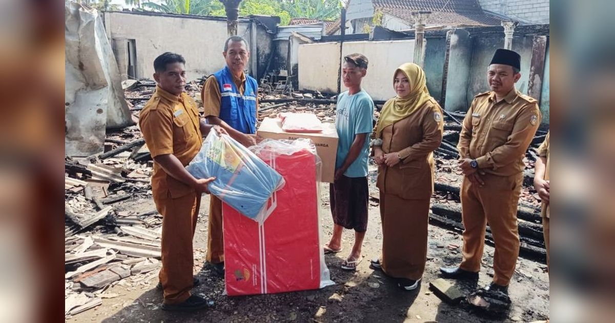 Pemkab Situbondo Beri Bantuan Rp25 Juta untuk Korban Kebakaran di Banyuputih