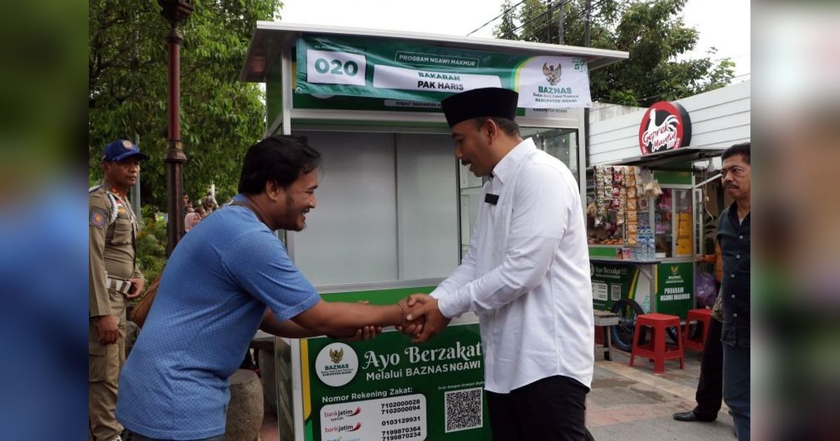 Pemkab Ngawi dan BAZNAS Beri 30 Gerobak untuk PKL, Wujudkan Pedestrian Yos Sudarso yang Rapi dan Produktif