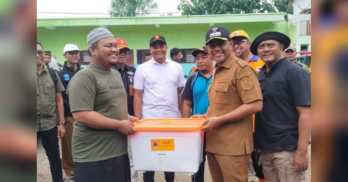 Bupati Probolinggo Tinjau Dampak Banjir di Krejengan: Infrastruktur Rusak, Warga Terdampak