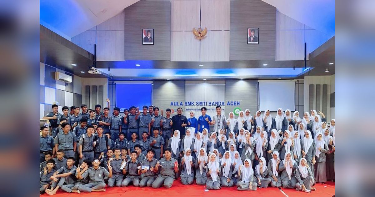 Telkom Edukasi Pelajar SMTI Aceh Hadapi Era AI: Siap Kerja di Dunia Digital?