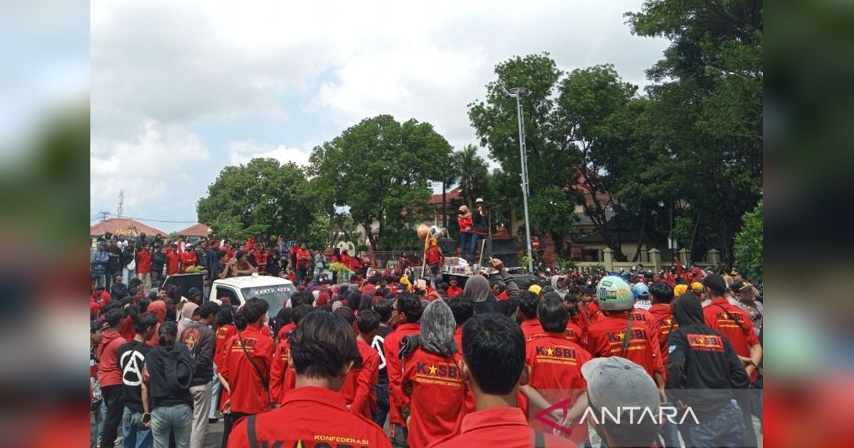 1.126 Pekerja PT Yihong Novatex Indonesia di Cirebon Di-PHK Sepihak, Pemkab Turun Tangan