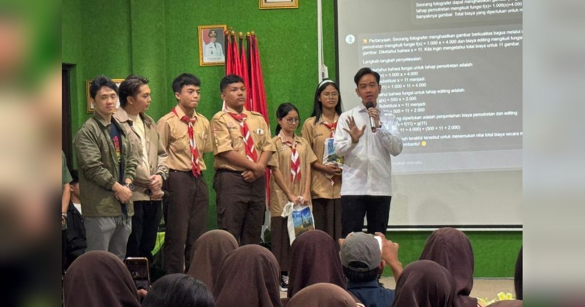 Gibran Rakabuming: Sholat Idul Fitri di Jakarta, Sungkeman dengan Prabowo Sebelum Pulang Kampung