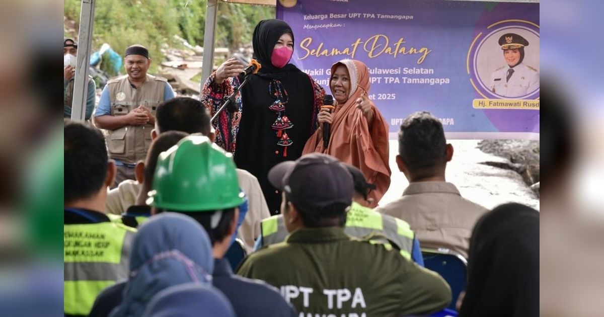 Wagub Sulsel Salurkan Ratusan Sembako untuk Petugas TPA Makassar: Apresiasi Kerja Keras Jaga Kebersihan Kota