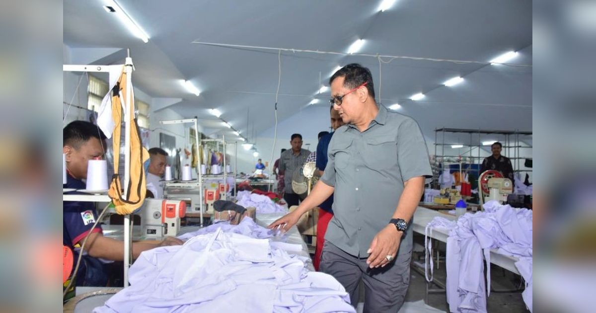 1.400 Seragam Mahasiswa Diproduksi Narapidana Lapas Makassar: Sukses Program Pembinaan Kemendirian
