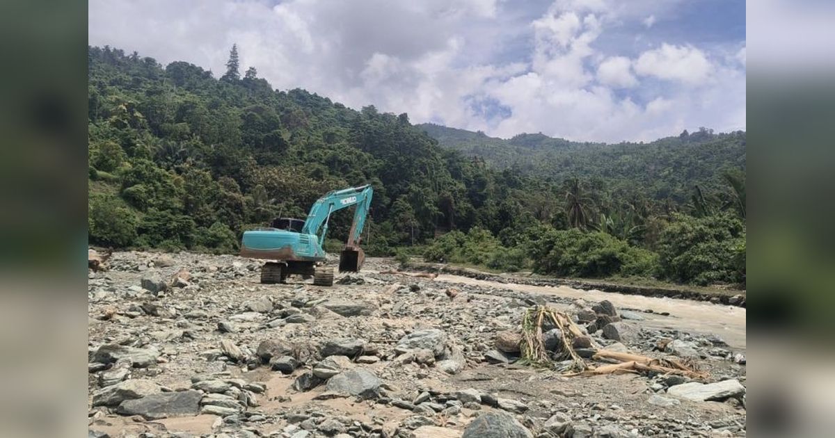 Pemkab Parimo Normalisasi Sungai Pasca Banjir Bandang Palasa dan Tomini