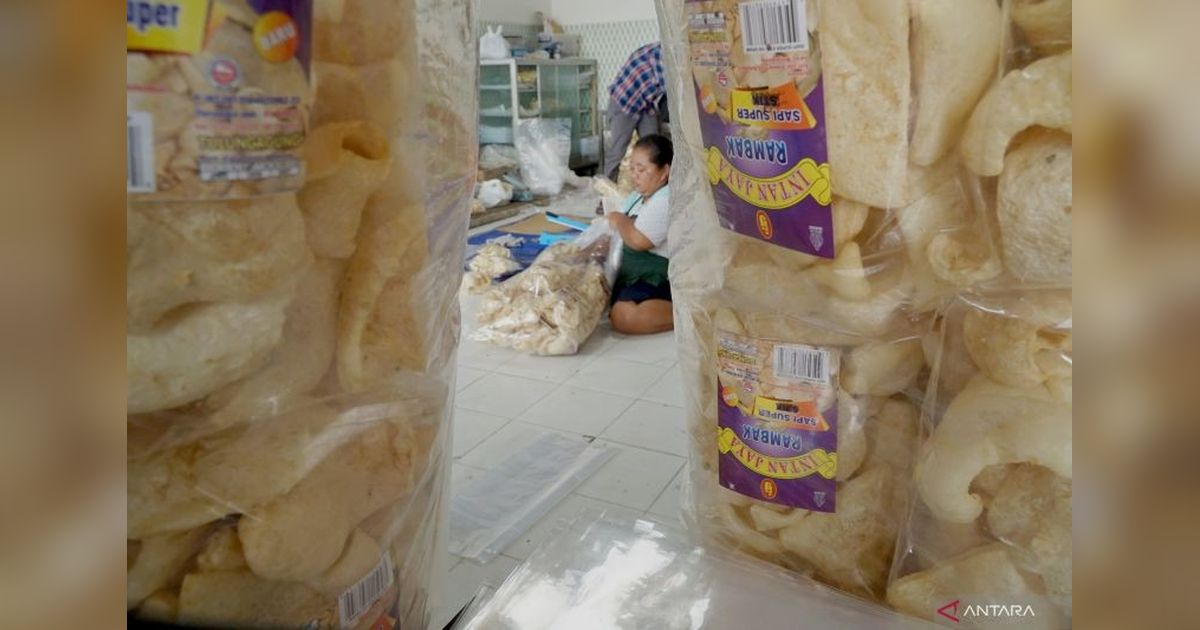 Produksi Kerupuk Rambak Tulungagung Melonjak Jelang Lebaran: Tembus 200 Persen!