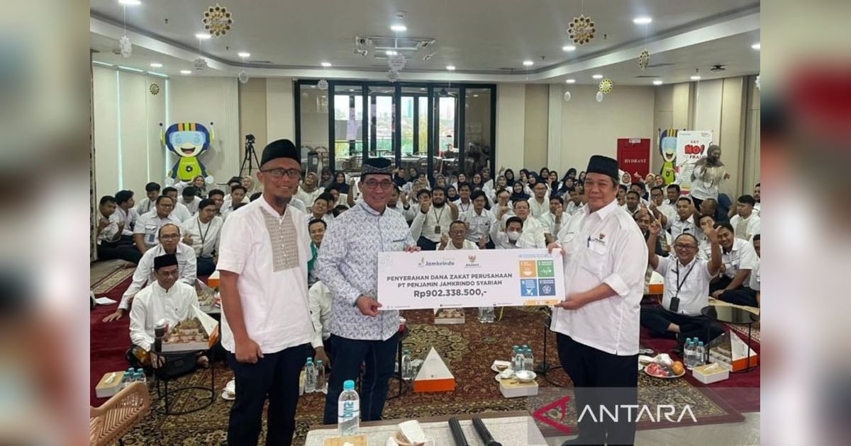 Jamkrindo Syariah Salurkan Zakat Rp902 Juta Lewat Baznas RI untuk Pemberdayaan Ekonomi