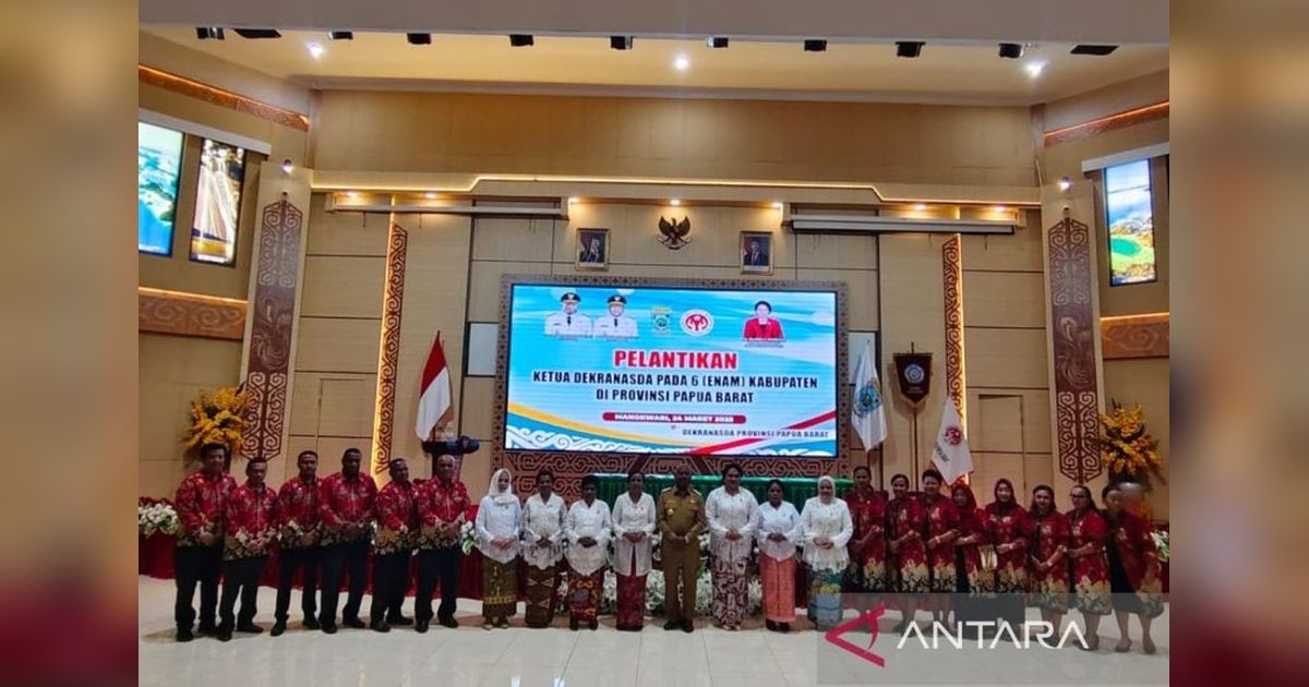 Gubernur Papua Barat Ajak Dekranasda Kembangkan Produk Kreatif Lokal