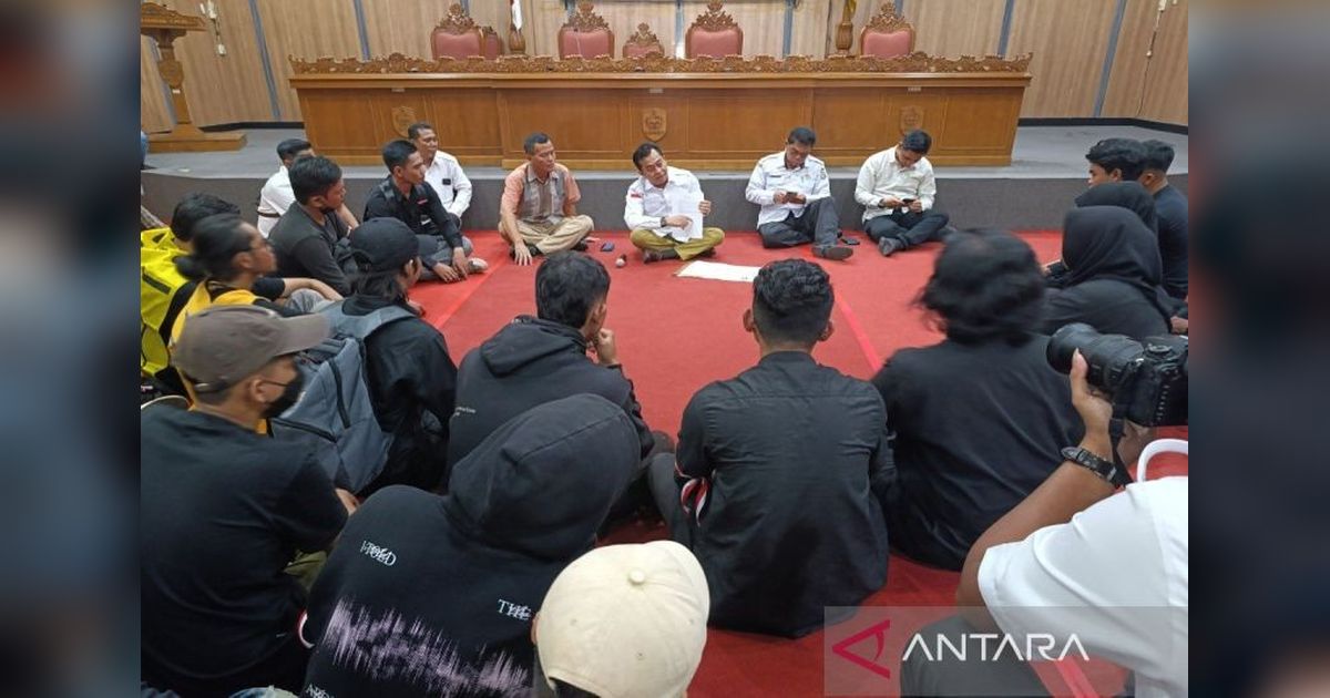 DPRD Kotim Dukung Aspirasi Mahasiswa: Tolak Revisi UU TNI yang Dinilai Ancam Supremasi Sipil