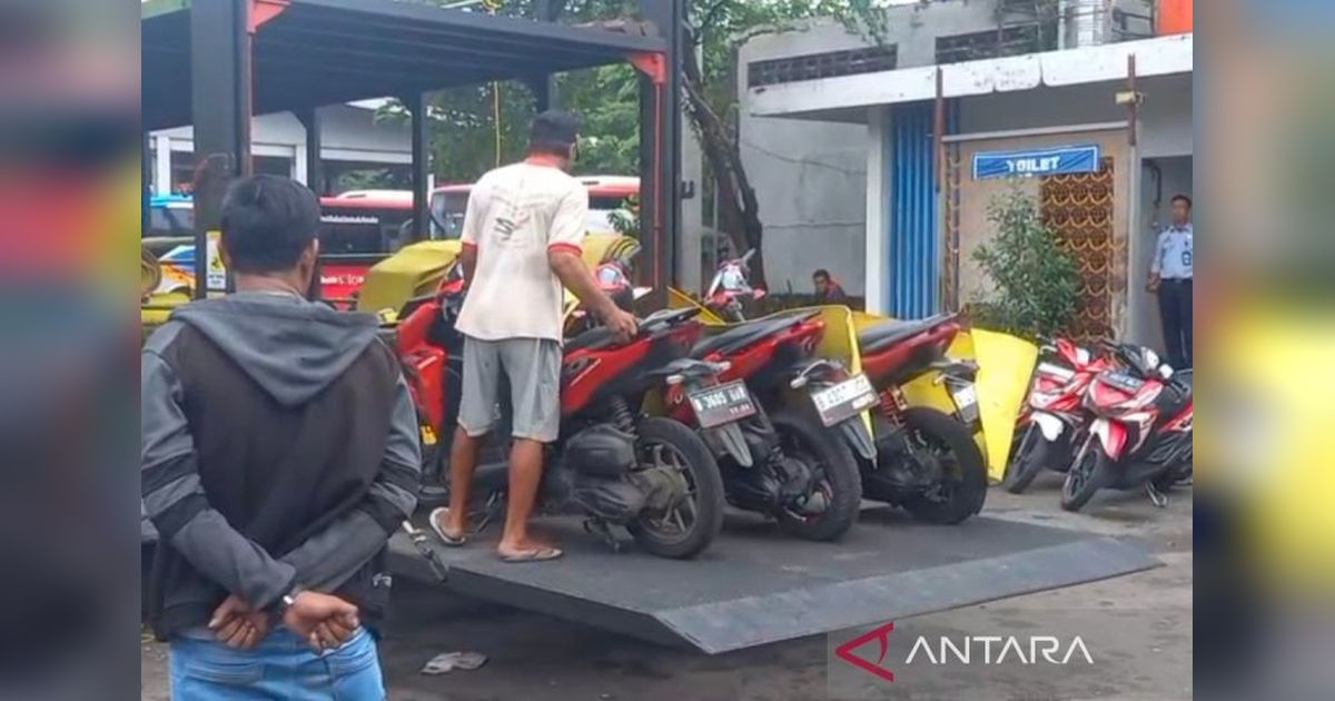 Ratusan Sepeda Motor Pemudik Gratis Tiba di Terminal Tirtonadi Solo