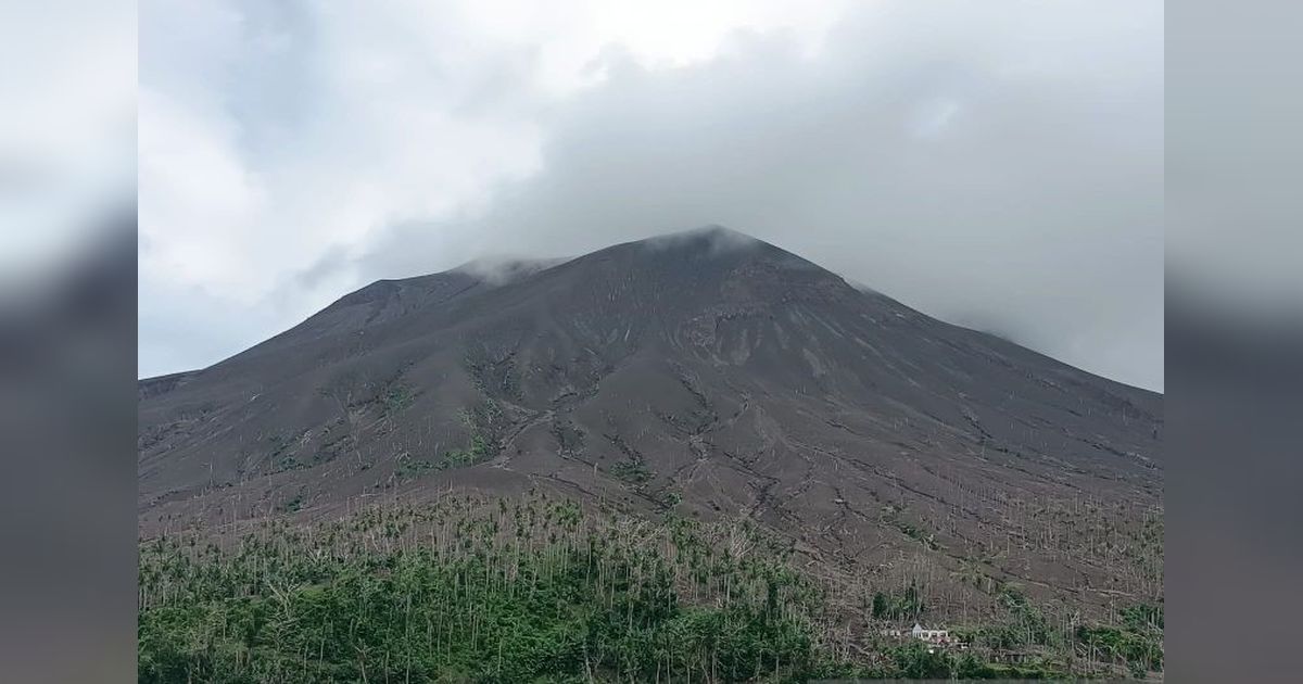 Gunung Ruang Sulut: 10 Gempa Vulkanik Terdeteksi, Status Waspada Tetap Berlaku