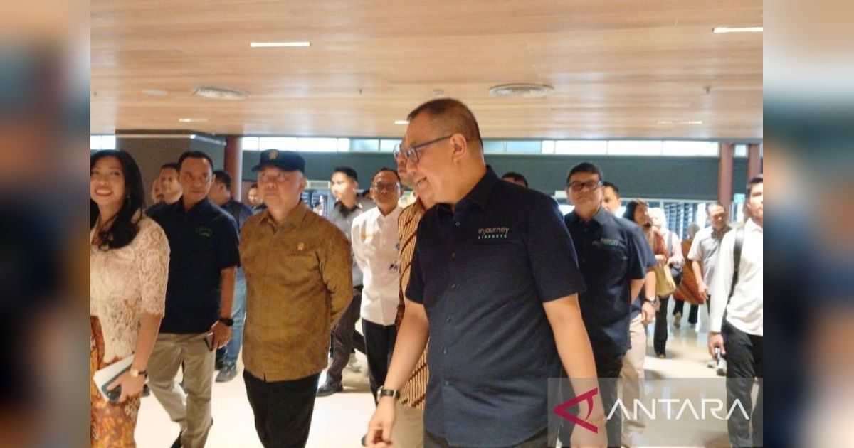 Menteri Perhubungan Resmi Berlakukan One Way Nasional di Tol Cikampek, Urai Kemacetan Mudik Lebaran 2025