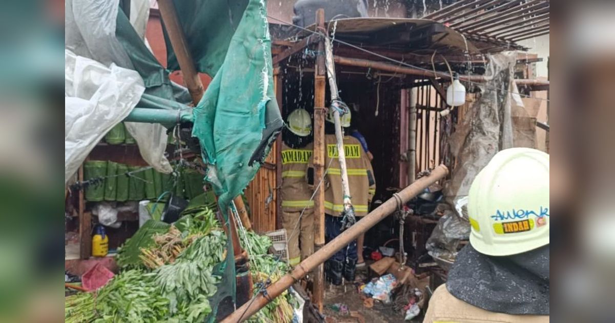 Kebakaran Warung di Pasar Lontar Koja Akibat Kebocoran Gas, Dua Orang Luka Bakar