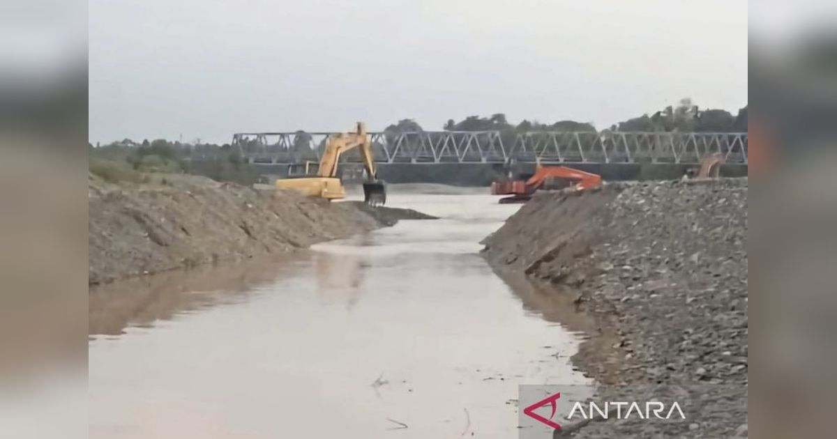 Pemkab Nagan Raya Keruk Sungai, Atasi Pendangkalan Irigasi Lueng Tiga