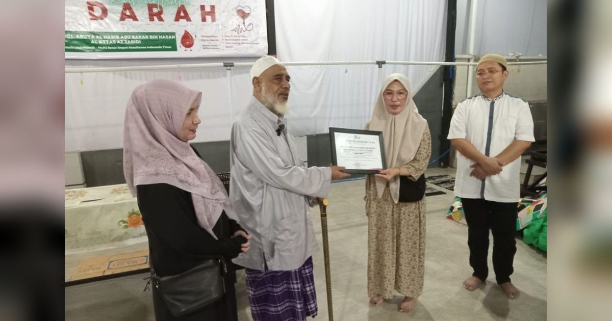 Tokoh Agama di Ternate Dapat Penghargaan atas Dedikasi Donor Darah Selama Ramadhan