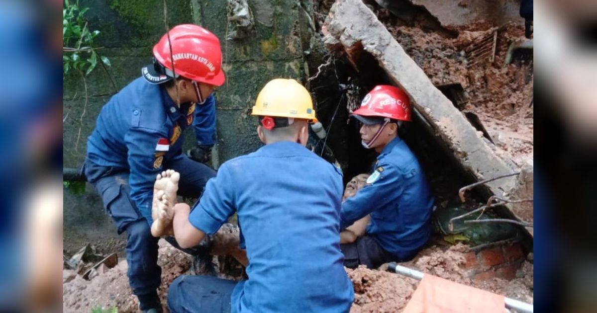 Tragedi Banjir Jambi: Warga Tewas Tertimpa Reruntuhan Bangunan