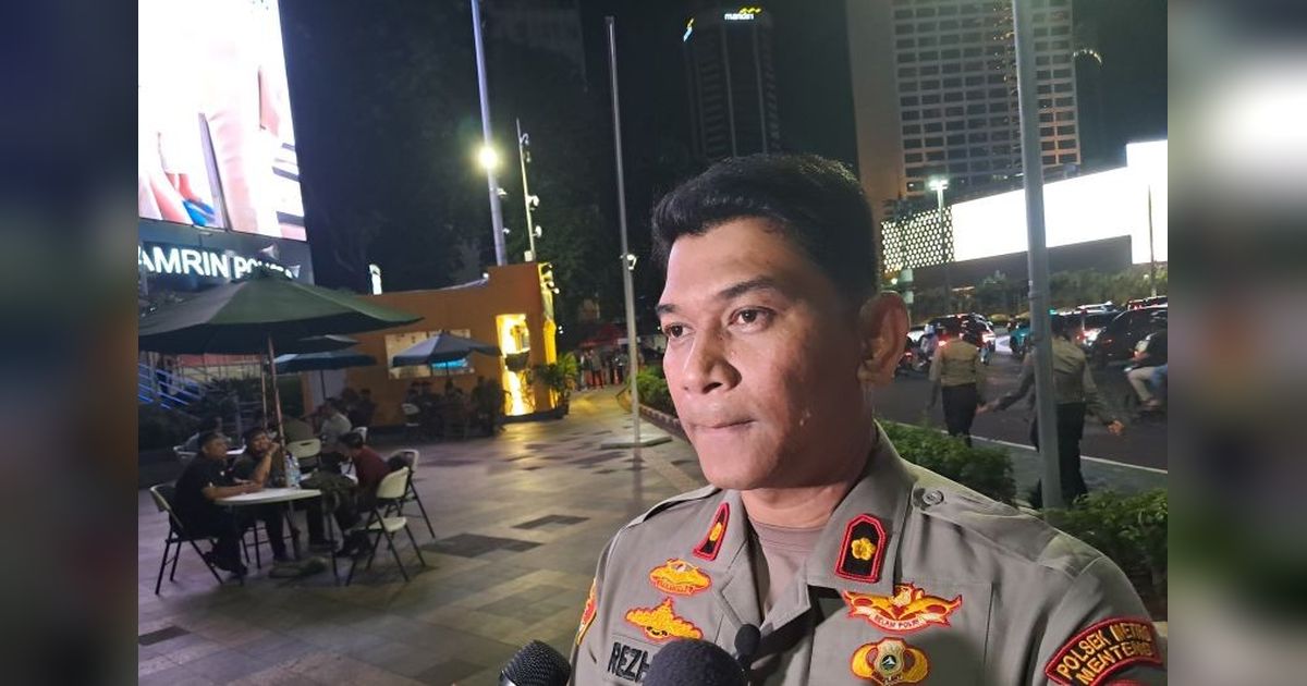 Empat Peleton Polisi Amankan Bundaran HI Malam Takbiran