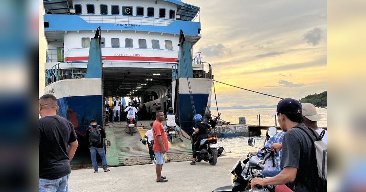 Arus Balik Lebaran di Pelabuhan Hunimua Capai 1.231 Penumpang