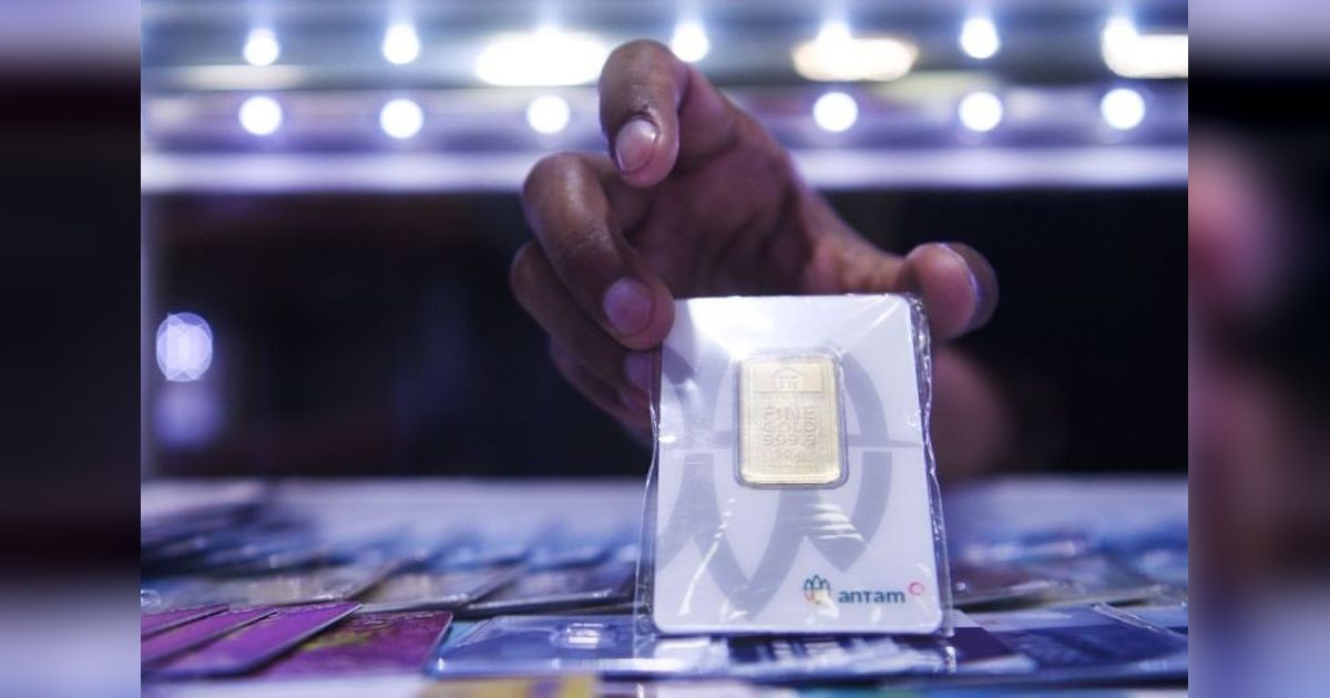 Harga Emas Antam Melonjak Rp17.000 per Gram, UBS Turun Tipis!