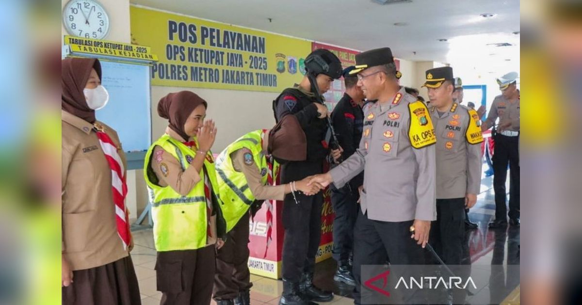 Kapolres Jaktim Tinjau Pos Pelayanan Arus Balik Lebaran di Pulo Gebang