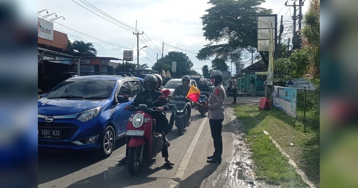 Arus Balik Lebaran: Jalan Rangkasbitung-Pandeglang Padat Lancar, Petugas Kerja Keras