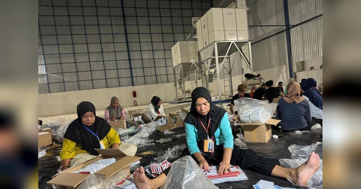 KPU Parigi Moutong Kerahkan 168 Petugas Lipat Surat Suara untuk PSU Pilkada 2024