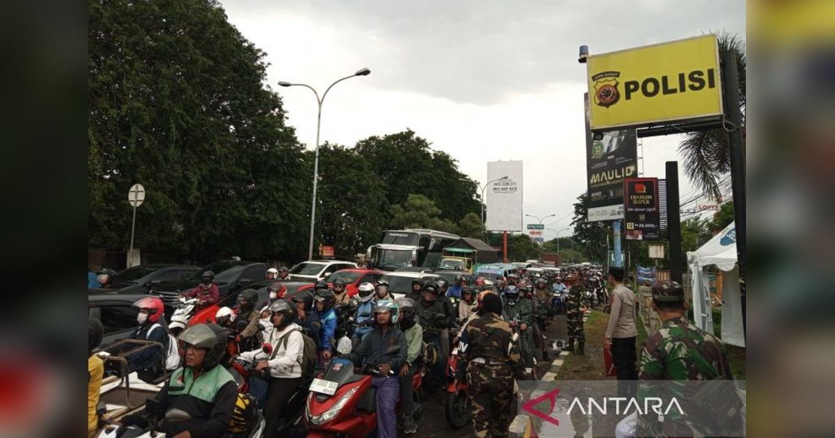 Arus Balik Pantura Cirebon Melonjak Tajam H+3 Lebaran, Capai 3.000 Kendaraan per Jam