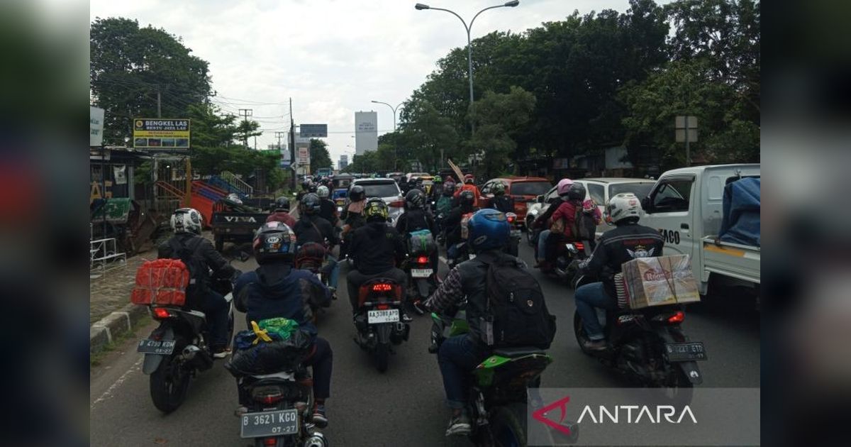 Peningkatan Volume Kendaraan di Pantura Cirebon Capai 3.439 Kendaraan per Jam