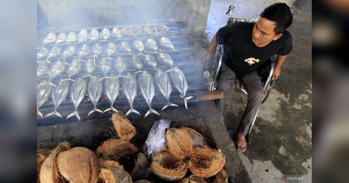 Inspiratif! Penyandang Disabilitas di Gorontalo Produksi 150 Kg Cakang Asap per Hari