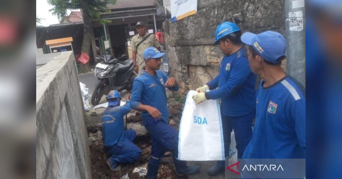 Dinding Saluran Air Rusak di Ciracas, Jaktim, Segera Diperbaiki