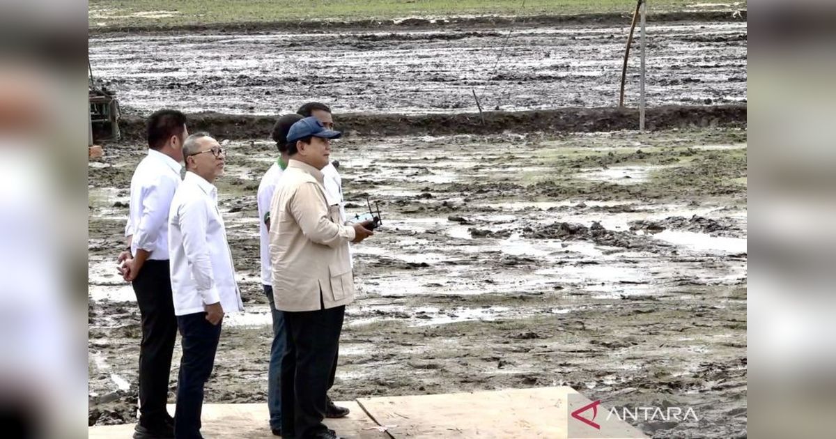 Prabowo Uji Coba Drone Penabur Benih di Sumsel, Targetkan Indonesia sebagai Lumbung Pangan Dunia