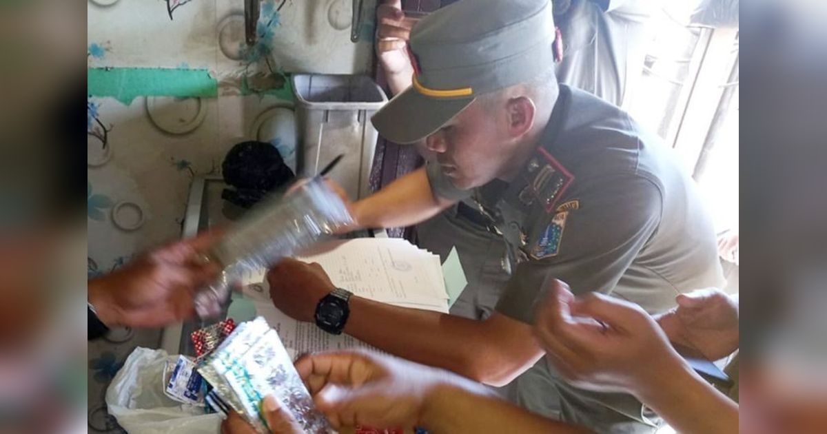 Satpol PP Kebayoran Lama Sita 1.001 Butir Obat Ilegal, Cegah Peredaran di Kalangan Pelajar