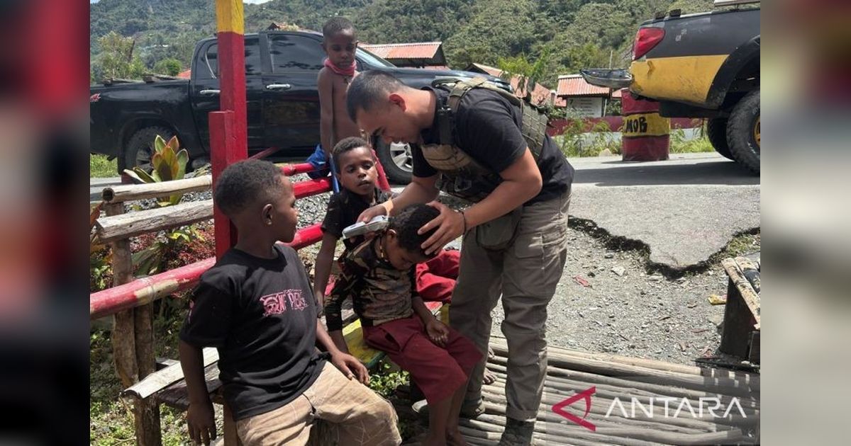 Satgas Damai Cartenz Cukur Rambut Gratis, Pendekatan Sosial di Puncak Jaya