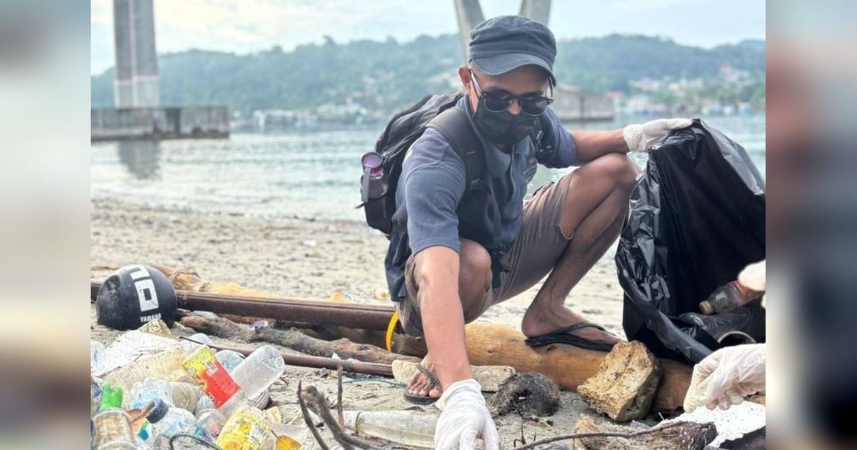 1,1 Ton Sampah Terkumpul di Pantai Rumah Tiga Ambon, Aksi Kolaboratif untuk Hari Bumi