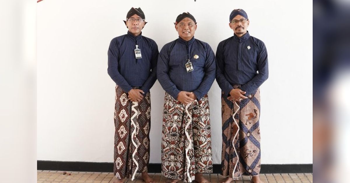 Bupati Sleman Terima Gelar Kehormatan KMT H Pangarsohadiprojo dari Keraton Yogyakarta
