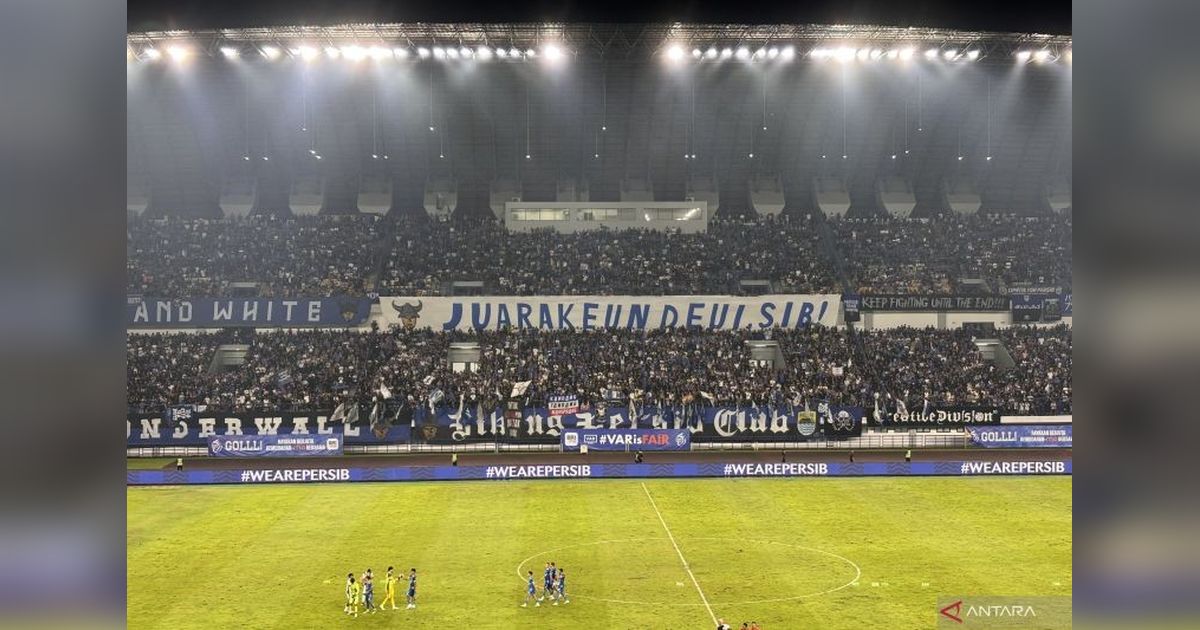Persib Bandung Kokoh di Puncak Klasemen Usai Taklukkan PSS Sleman 3-0