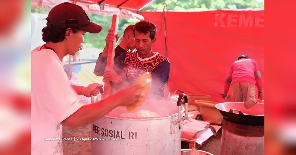 Kemensos Dirikan Dapur Umum untuk 592 Jiwa Pengungsi Tanah Bergerak di Brebes