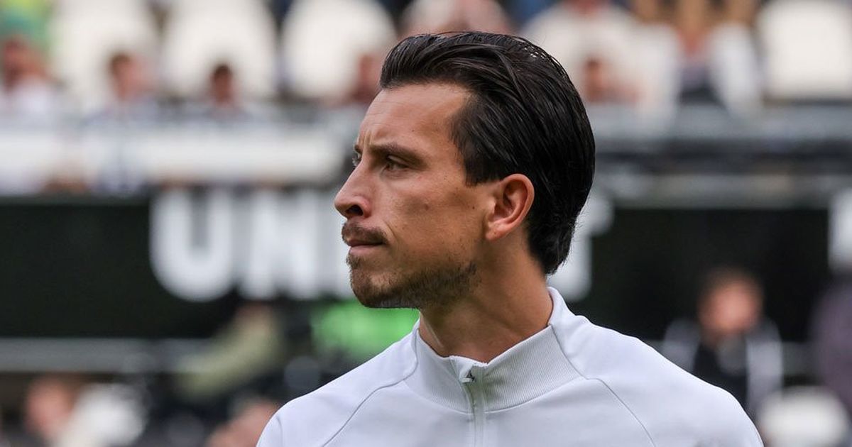 Thom Haye Terancam Degradasi dari Eredivisie bersama Almere City, Bertahan atau Pindah Klub?