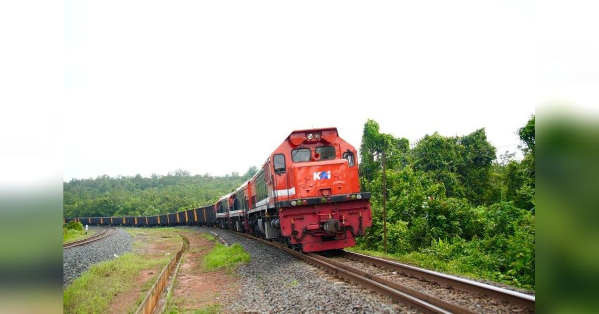 KAI Ingatkan Masyarakat Dahulukan Kereta Api di Perlintasan Sebidang